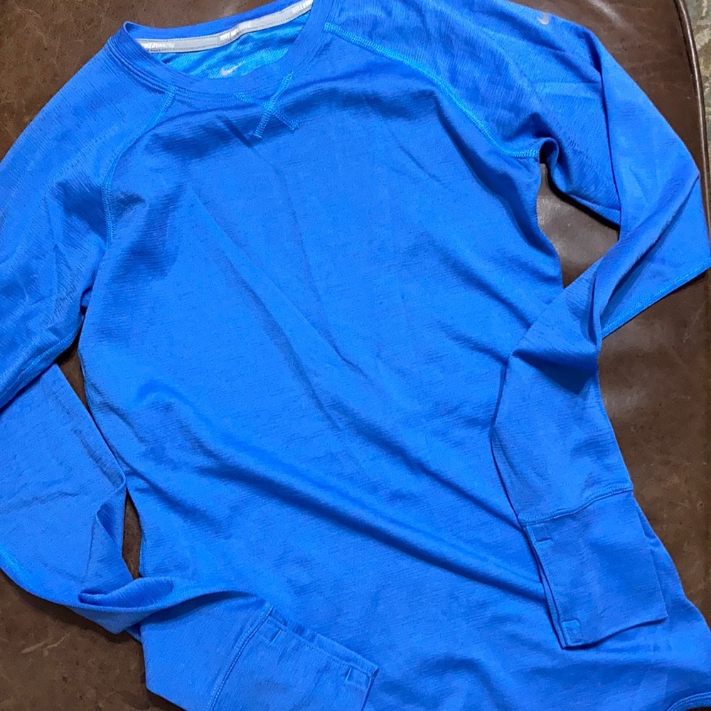 Women’s Nike dry fit long sleeve with thumb holes